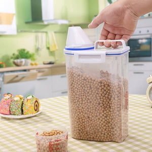 Plastic Storage Containers with Measuring Cup Lids